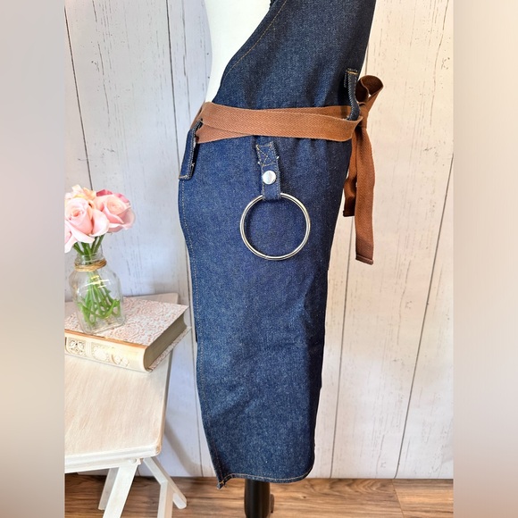 🦋CLEARENCE🦋NWOT Unisex Denim Apron With pockets. - Picture 3 of 7